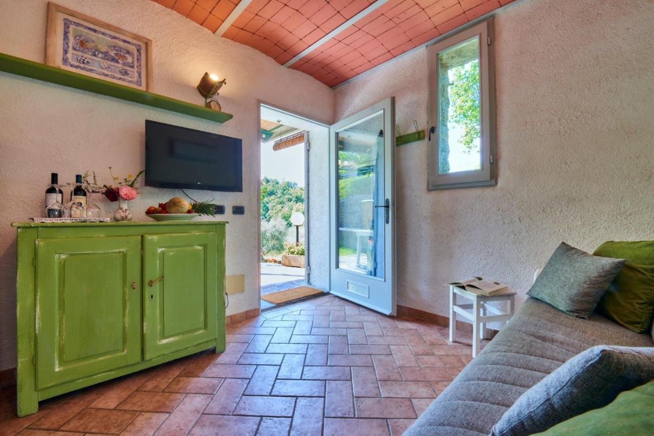 La Casetta Nel Bosco - Hot Tube And Sauna Lierna Kültér fotó