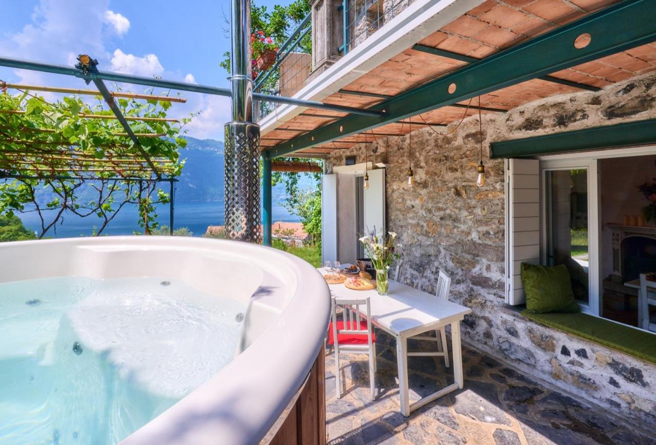 La Casetta Nel Bosco - Hot Tube And Sauna Lierna Kültér fotó