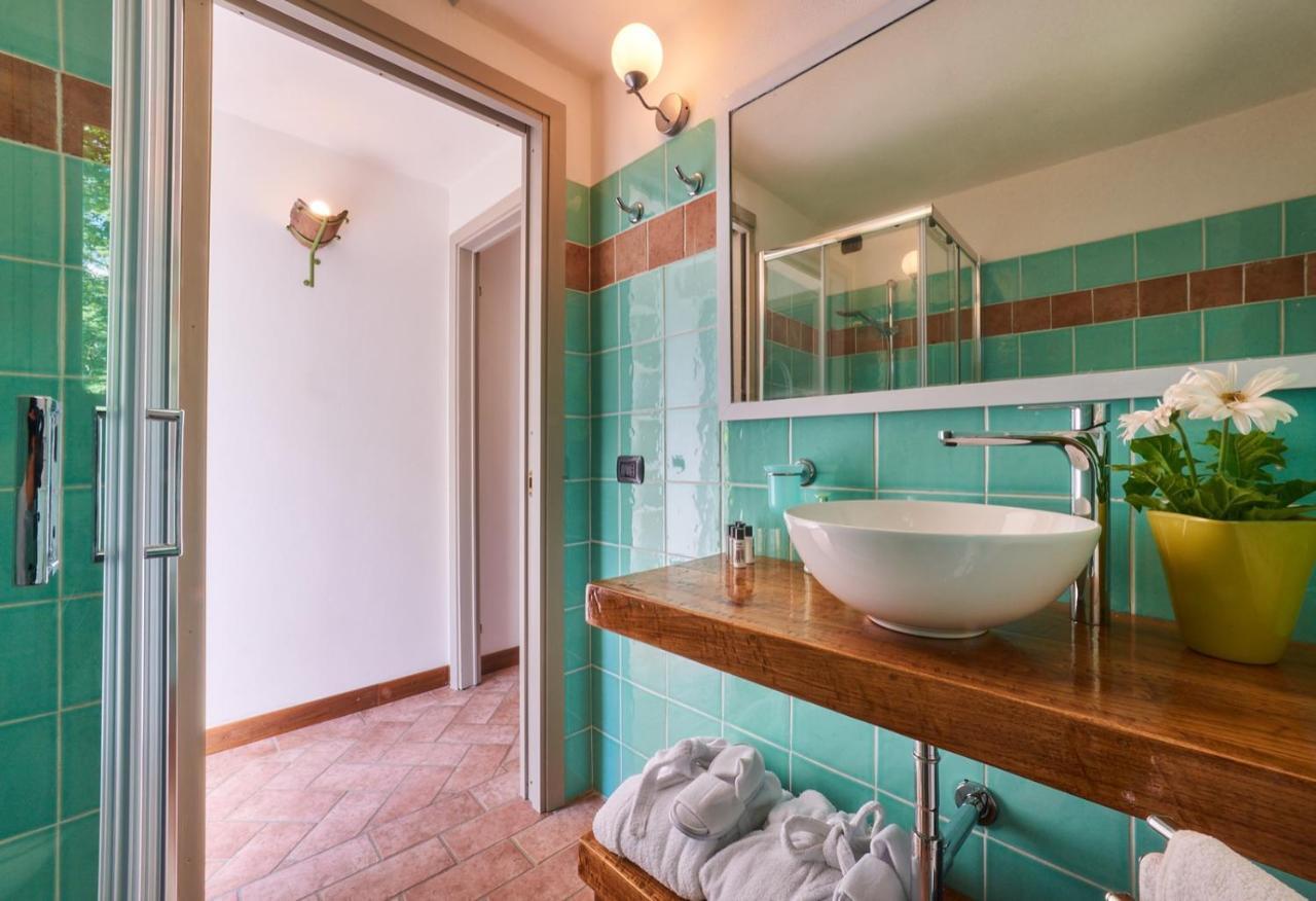 La Casetta Nel Bosco - Hot Tube And Sauna Lierna Kültér fotó