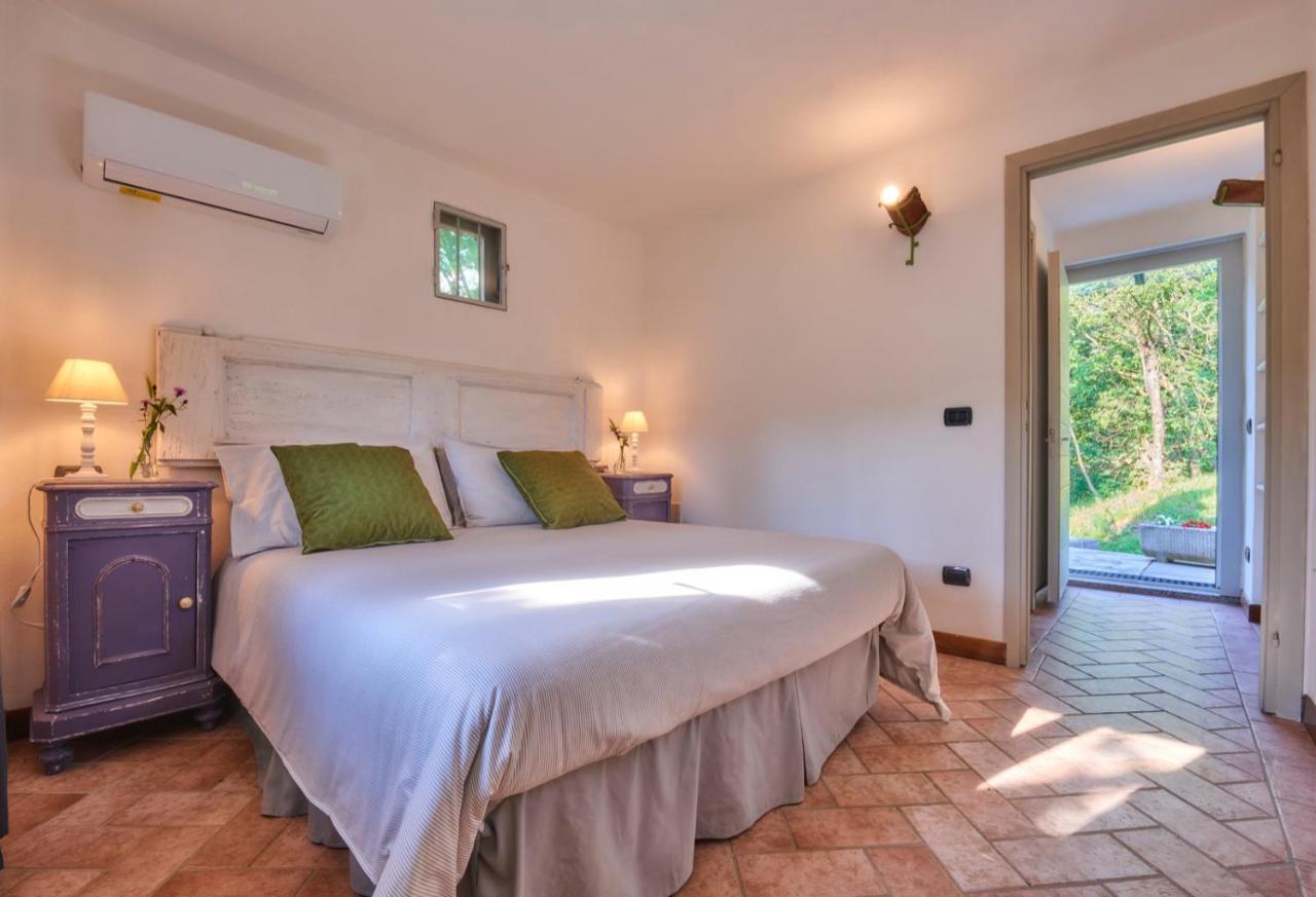 La Casetta Nel Bosco - Hot Tube And Sauna Lierna Kültér fotó